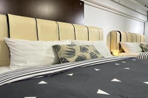 CEOZ2 Duplex 2BR Suite #Airport #USM #SPICE #Pantai Apartments, Georgetown