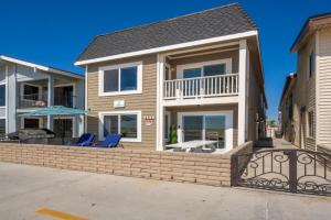 Newport Paradise - Oceanfront Home by the Pier Guest house, Newport Beach