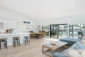 3 Bedroom home on the beach steps from Balboa Pier, Newport Beach
