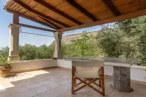 Oldstone cottage, Nisakion