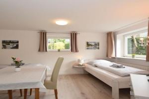 fewo1846 - Fuchsbau - Souterrain-Wohnung mit 3 Schlafzimmern und 2 Bädern Apartments, Flensburg