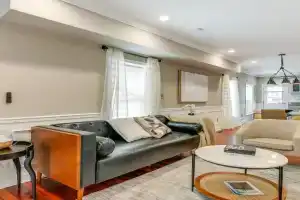 Charming Getaway about 1 Mi to Downtown! Guest house, Baltimore