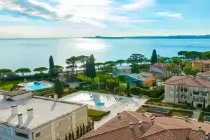 Lovely Fasanella 54: pool & lake Apartments, Toscolano Maderno