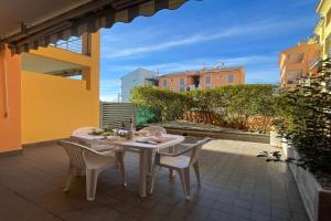 [400m dal Mare] Giardino - WiFi - A/C - Posto auto Apartments, Loano