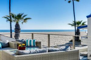 New Renovated Beach Home with Ocean Views Guest house, Newport Beach