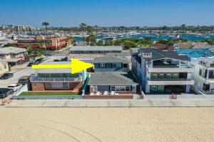 Oceanfront Back Home with View of the Sea Guest house, Newport Beach