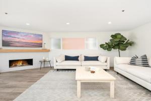 Perfect Renovated and Modern Duplex on Balboa Island Guest house, Newport Beach