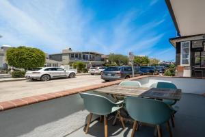 3 Bedroom Renovated Condo on Balboa Island, Newport Beach
