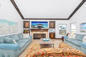 3 Bedroom Luxury Home Steps to Balboa Fun Zone, Newport Beach