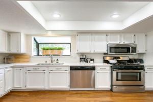 Come stay at the Elm Grove Elegance Irene! Guest house, Boise