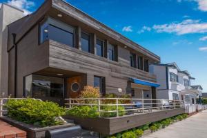 4 bedroom Home in Quiet Neighborhood near Beach, Newport Beach