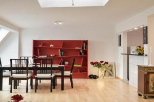 5 Secret escape apartment above, Stuttgart