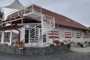 Bella Badacsony Apartmanház, Badacsonytomaj