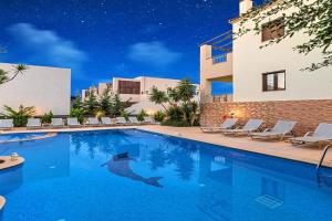 Azure Horizon Villa Heated Pool Beach at 550 m, Sfakaki