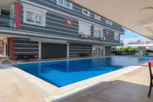 Avullar Palace Hotel, Lara