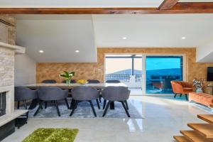 Bay Hill Apartment, Mlini