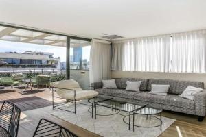 City Center 2BR Duplex Rooftop Apartments, Bnei Brak