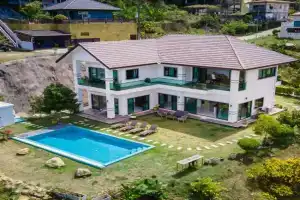 Karon Horizon: Coastal Charm Villa, Karon