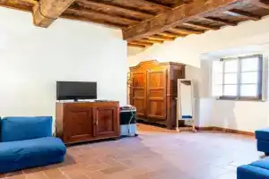 Castagneto Carducci - Central and bright flat Apartments, Castagneto Carducci