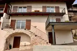 Eco Garda Hill Apartments, Tenno