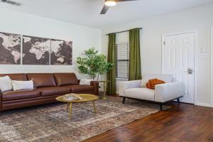 Modern Haven with King Suite and Impeccable Location Guest house, Austin
