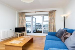 Flat w/ Balcony & Canal view - 4min to station Apartments, Dublin