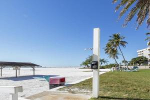 Jamaica Royale Beach Happiness Guest house, Siesta Key