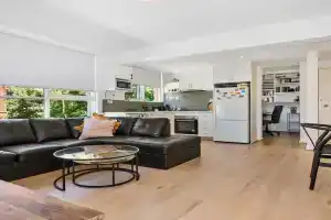 The Nest - 1BR Apt with Free Parking Apartments, Melbourne