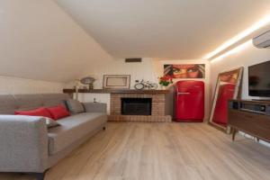Motor Valley PentHouse - B&B Al Caminetto, Modena