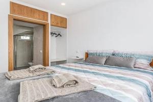 Casa da Avó - City Center - Private Bedrooms, Lagos