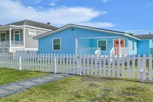 Bella's Beach House 2811 Avenue O 1/2, Galveston
