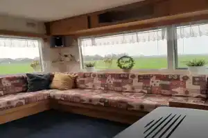 Stacaravan op de paardenboerderij Guest house, Sneek