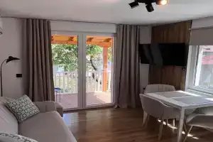 Black Cat Apartment, Veliko Tarnovo