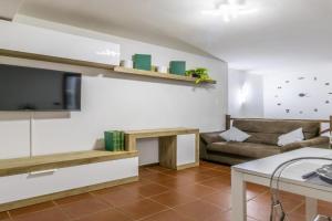 Ottonelli Street Stay- WiFi Fibra free tra Storchi & Centro Storico Apartments, Modena