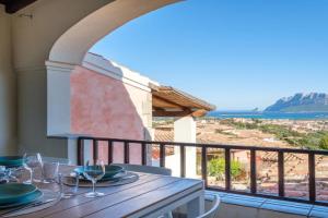 Vista Mare-Isola Tavolara e Solarium Panoramico Apartments, Murta Maria