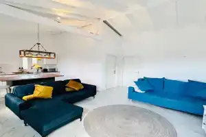 Yellow House, Kassiopi