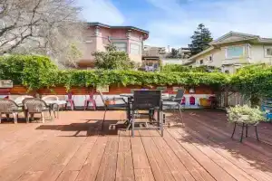 Pet-Friendly Apartment 1 Mi to Lake Merritt!, Oakland
