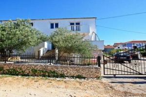 Apartments with parking space, Brac - 22504, Supetar