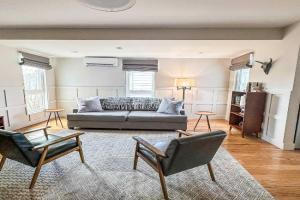 The 4M Favorite House - Stunning & Spotless 2-Bed Apt (#3), Ann Arbor