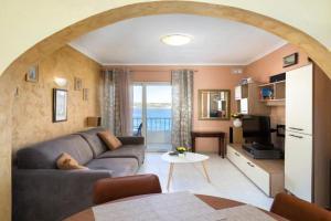 Cosy1 Bedroom Apartment with Balcony & Sea Views - Close to Bay, Mellieha