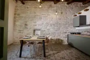 Rosa Rooms - Living & Relax - Family House - Casa intera nel centro storico di Ideale per famiglie e coppie, Bisceglie