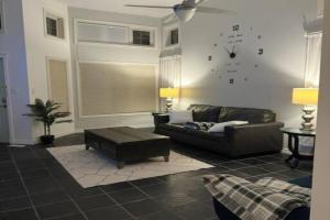 Luxury Spacious 5-Bedroom Home, London