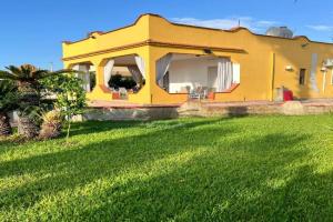 Charming House in with Private Garden, Cassibile