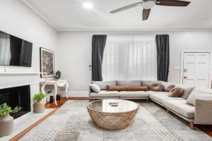 Urban Oasis Haven in St Catherine Guest house, Louisville