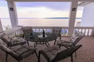 Villa Jadran, Krvavica