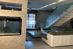 HENRI'S APARTAMENT, Durres