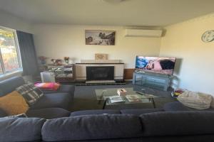 3 Bedroom Home by the Reserve, Rotorua
