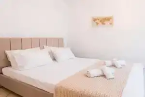 Pargadise Center Apartments, Parga
