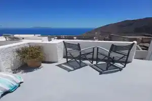 1705 Castle House, Pirgos