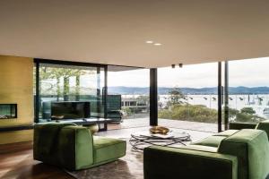 'Sydney' - Luxurious waterfront penthouse in Battery Point, Hobart